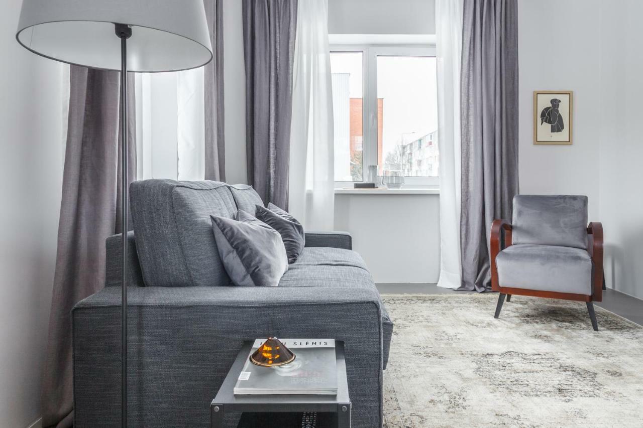 Minimalist. Apartment & Studio Шяуляй Экстерьер фото