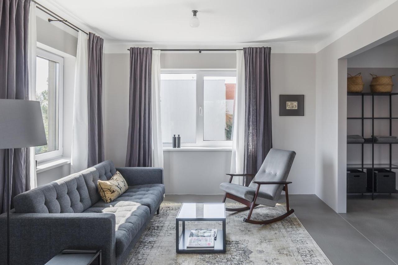 Minimalist. Apartment & Studio Шяуляй Экстерьер фото